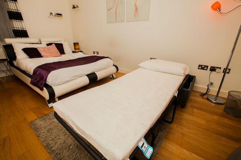Apartamentos New Modern Large 2 Bed
