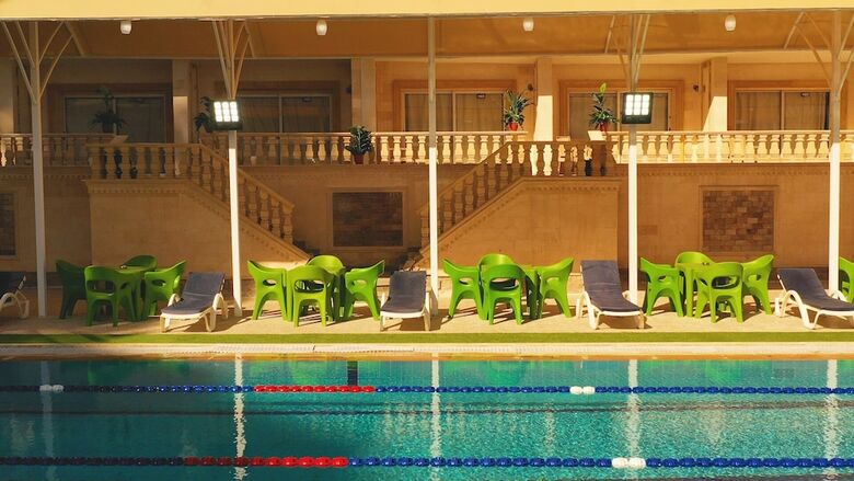 Al Nasr Hotel & Apartments