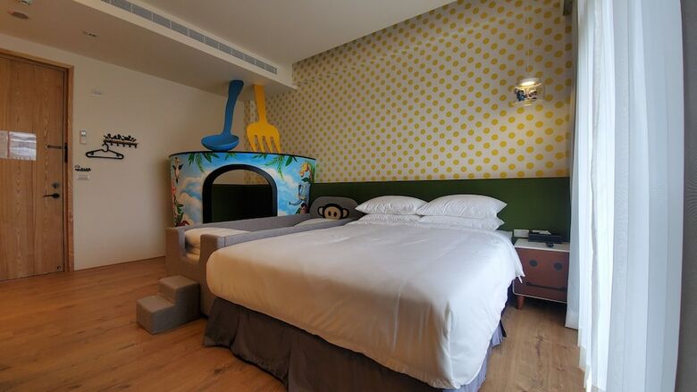 Bed & Breakfast Building Block Forest