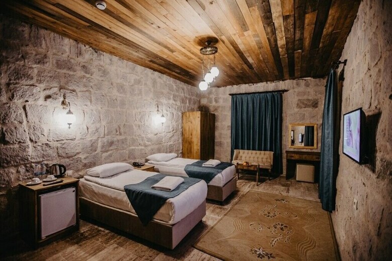 Hotel Albatros Cave Otel