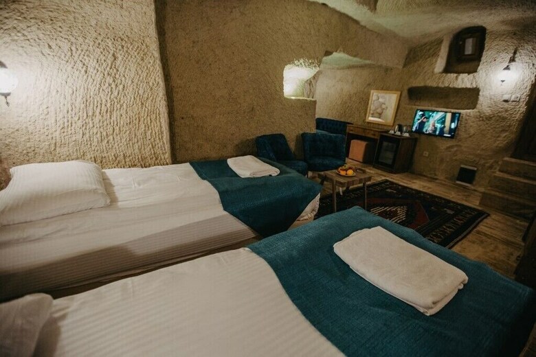 Hotel Albatros Cave Otel