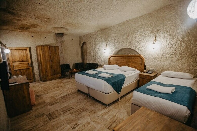 Hotel Albatros Cave Otel