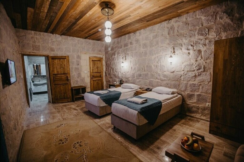 Hotel Albatros Cave Otel