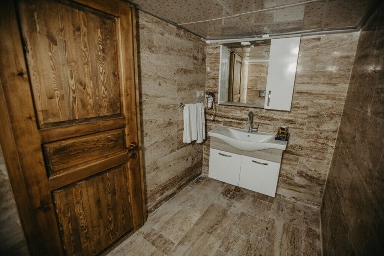 Hotel Albatros Cave Otel