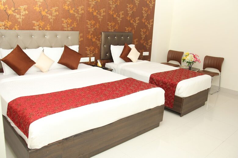 Hotel Lotus Grand