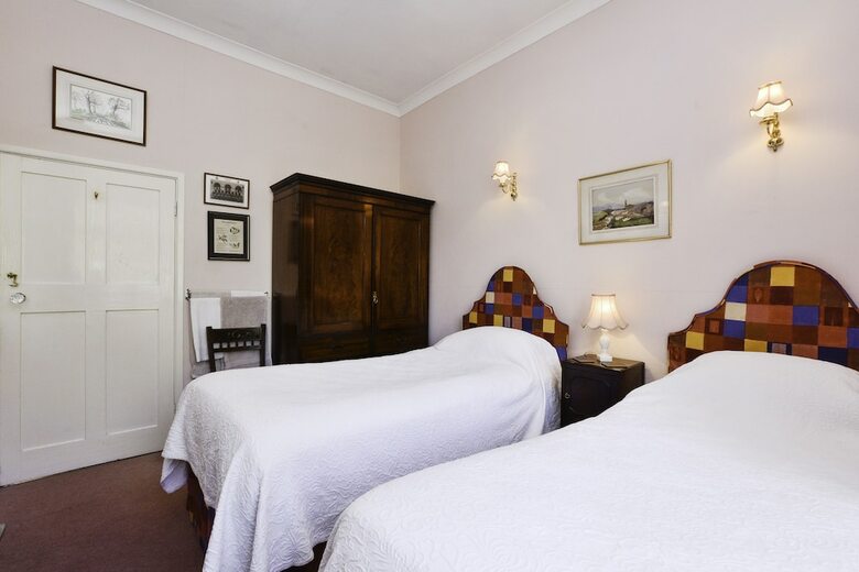 Bed & Breakfast The Old School