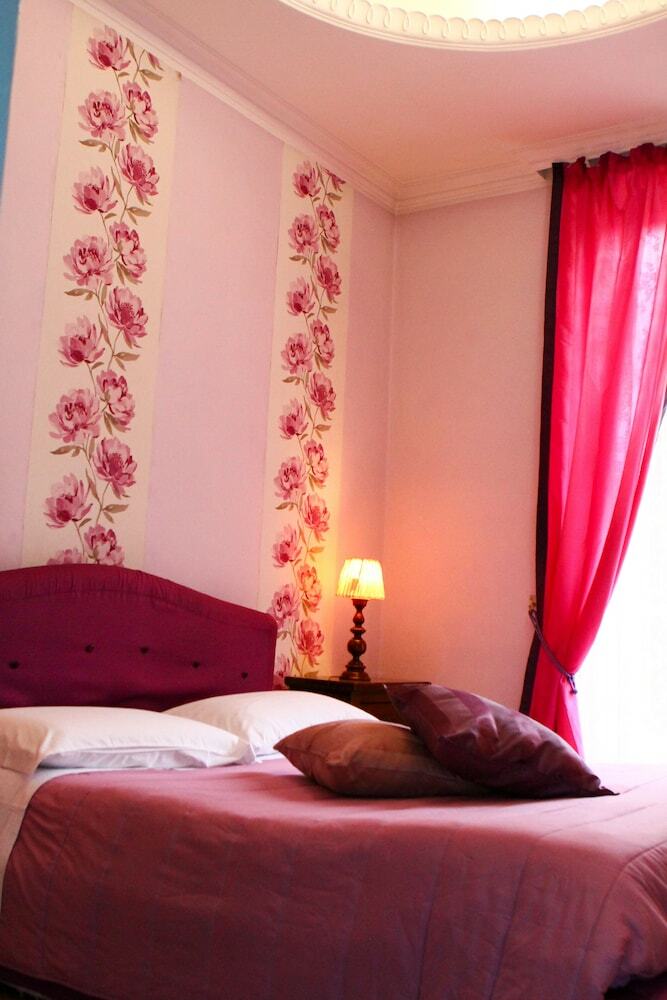 Duca's Guest House