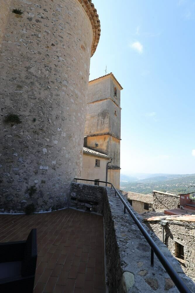 Le Chateau de Carros By Gites de France