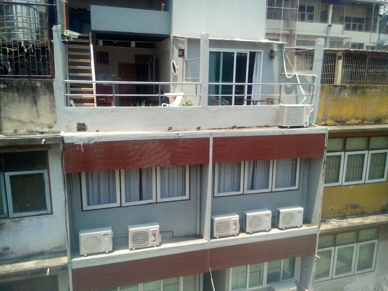 14 Plus 1 Hotel