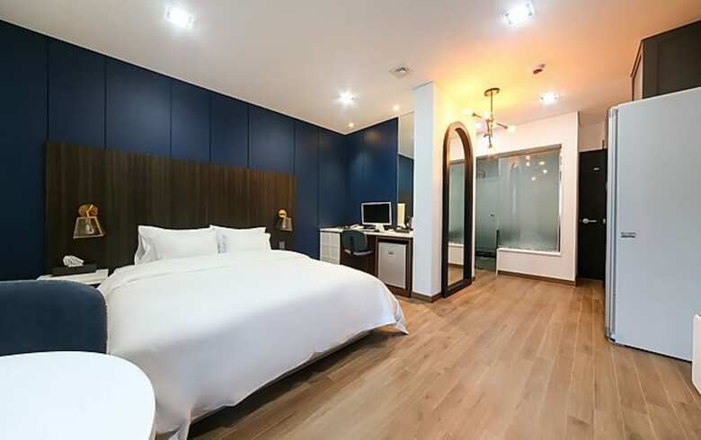 Illusion Hotel