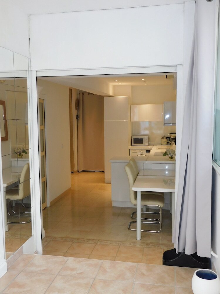 Apartamento Beautiful White One Bedroom Croisette