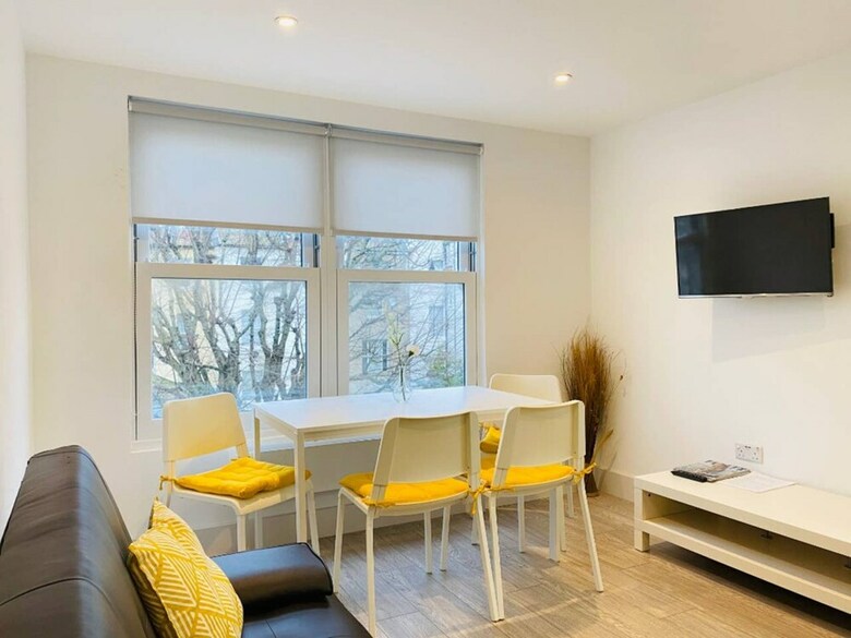 Modern Seafront Apartment