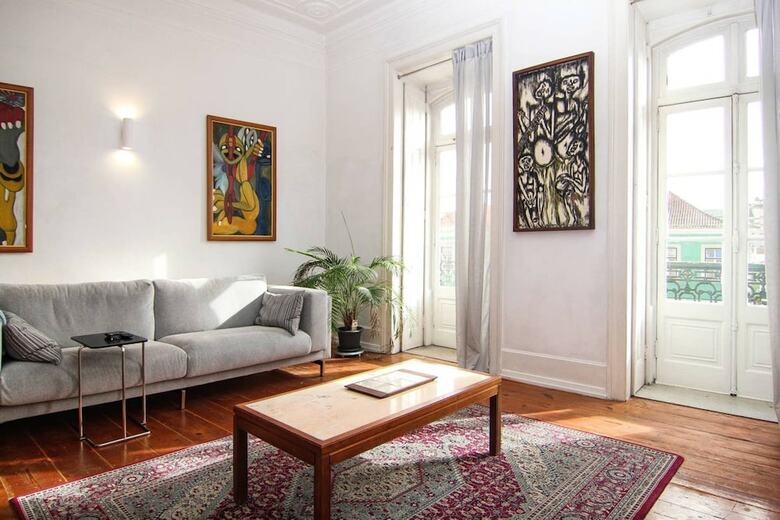 Spacious And Bright 4 Bedroom Apartment