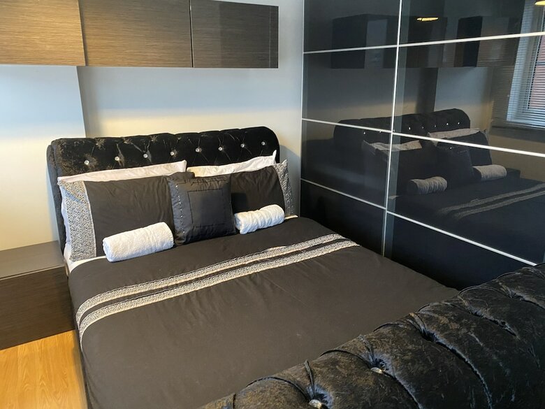6-bed Apartment In Liverpool