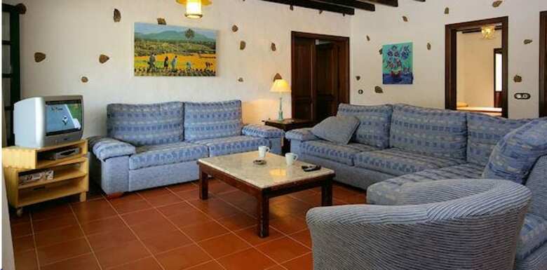 Villa - 3 Bedrooms With Pool - 102782