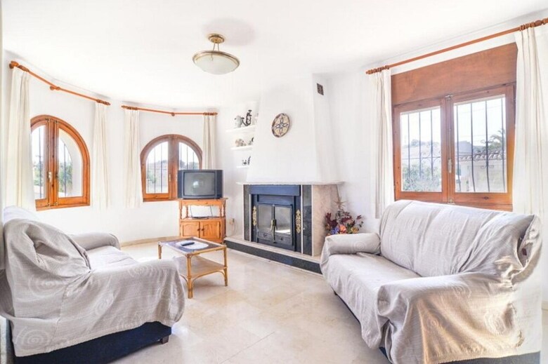 Villa - 5 Bedrooms With Pool - 105024