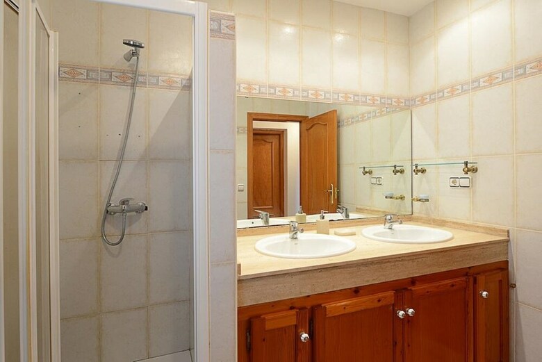Villa - 4 Bedrooms With Pool - 106435