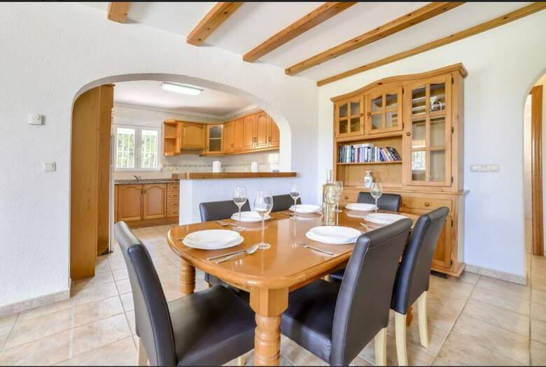 Villa - 5 Bedrooms - 107482
