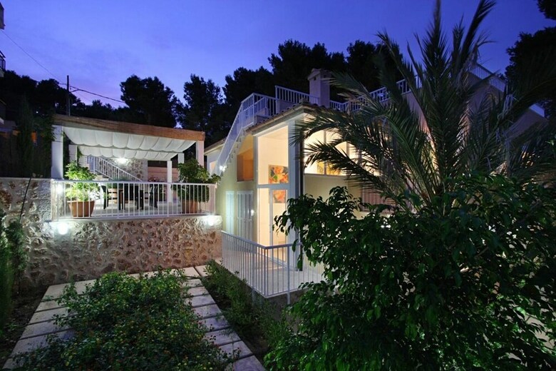 Villa - 4 Bedrooms With Pool And Wifi - 103196