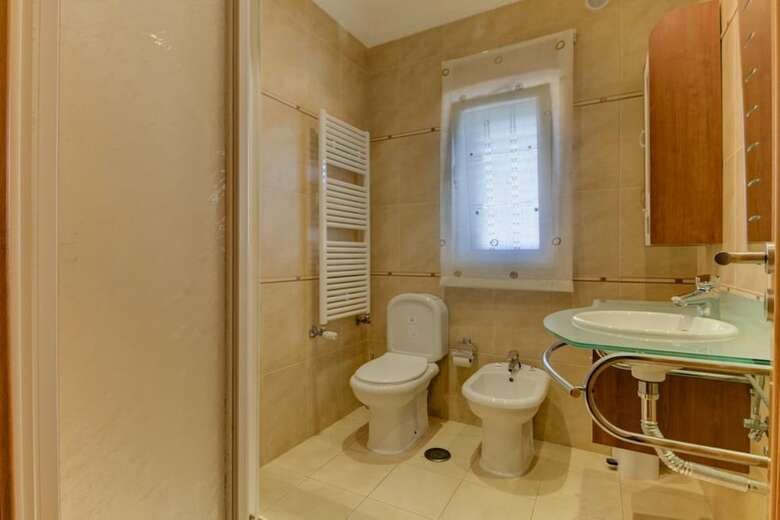 Villa - 5 Bedrooms With Pool And Wifi - 107490