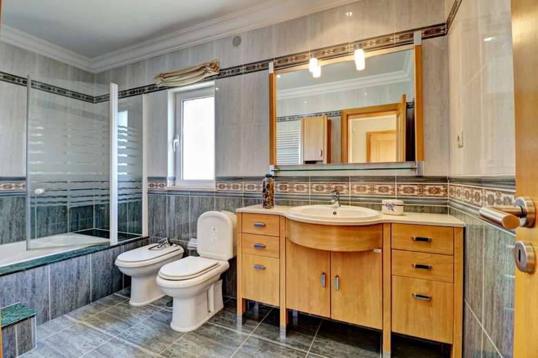 Villa - 5 Bedrooms With Pool And Wifi - 107490