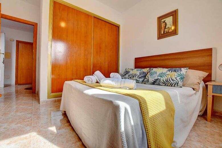 Villa - 5 Bedrooms With Pool And Wifi - 107783