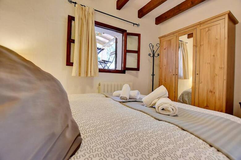 Villa - 4 Bedrooms With Pool - 107803