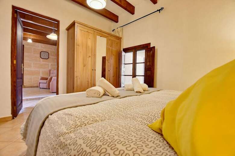 Villa - 4 Bedrooms With Pool - 107803