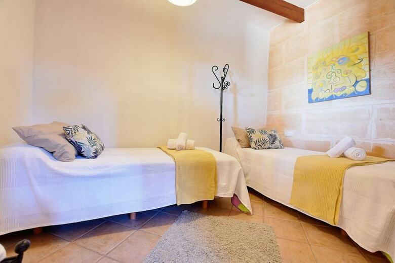 Villa - 4 Bedrooms With Pool - 107803