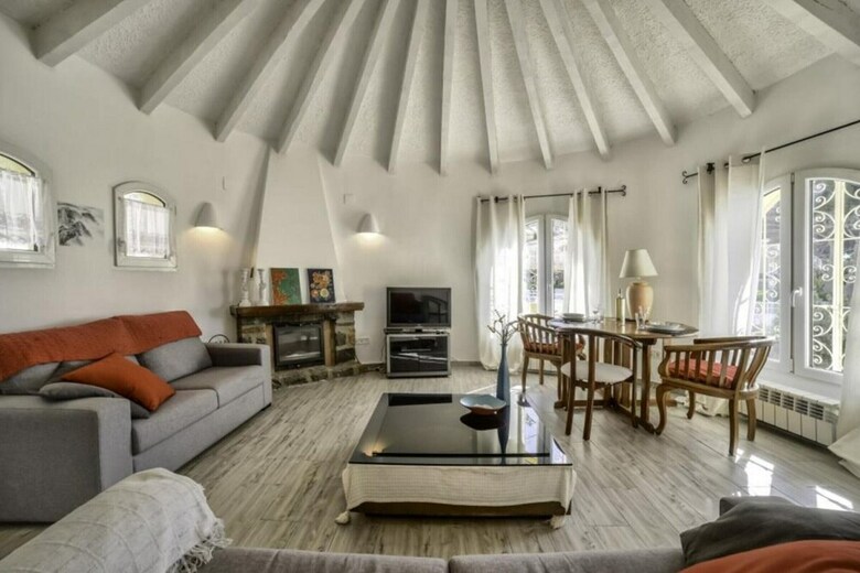 Villa - 4 Bedrooms With Pool And Wifi - 104963