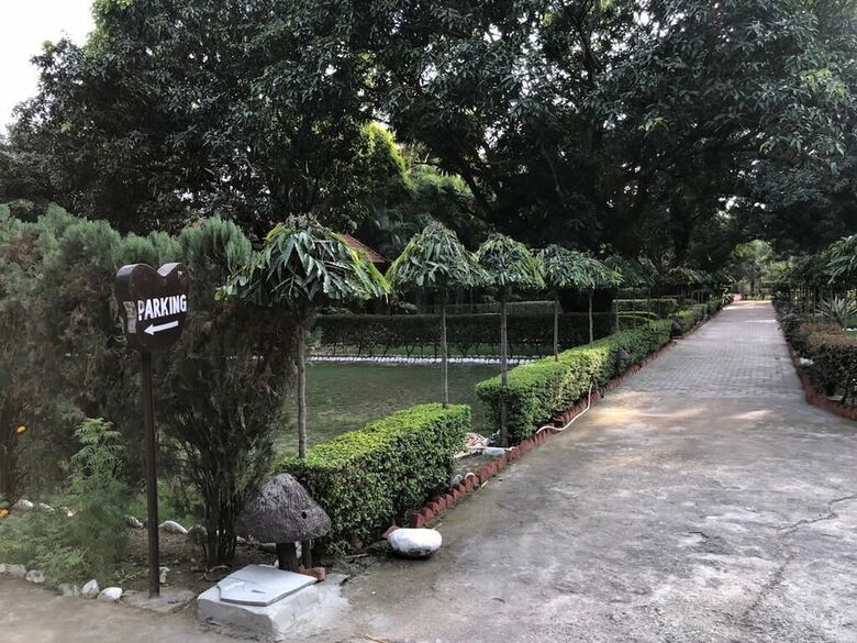 Hotel Jungle Leela Resort