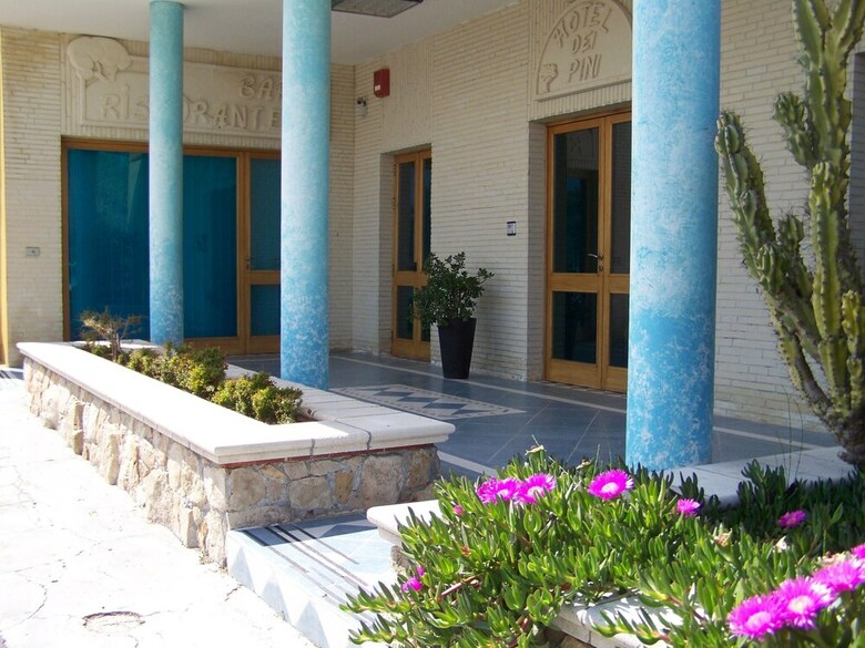 Hotel Villaggio Dei Pini