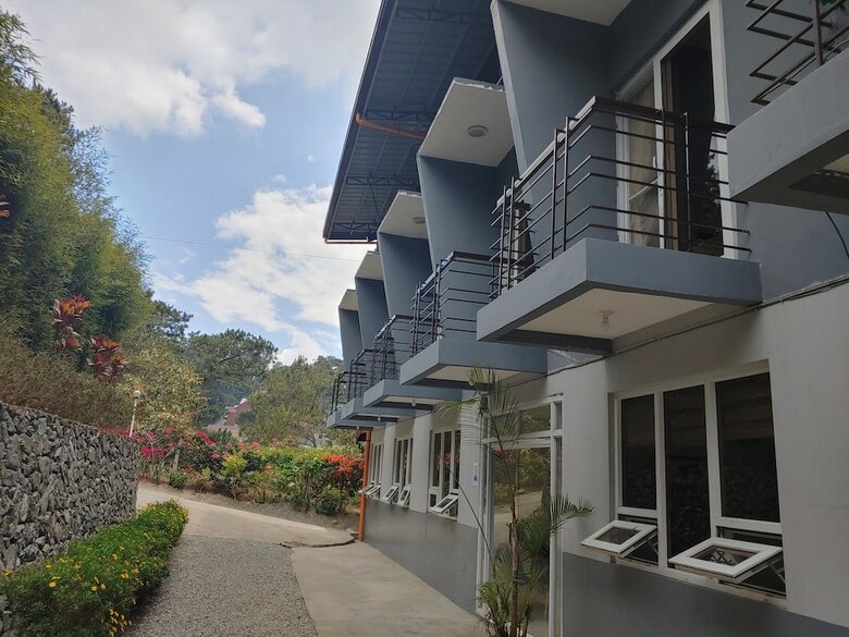 Hotel Pinewoods Gusest House