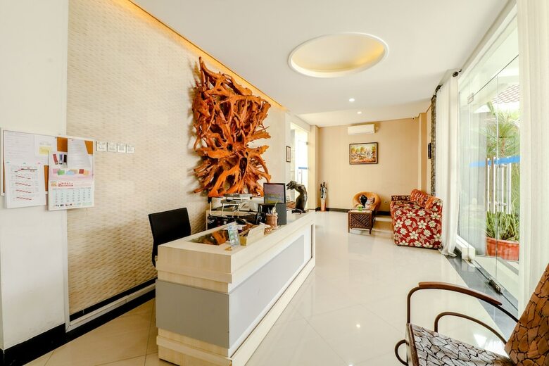 Hotel Emilia Homestay