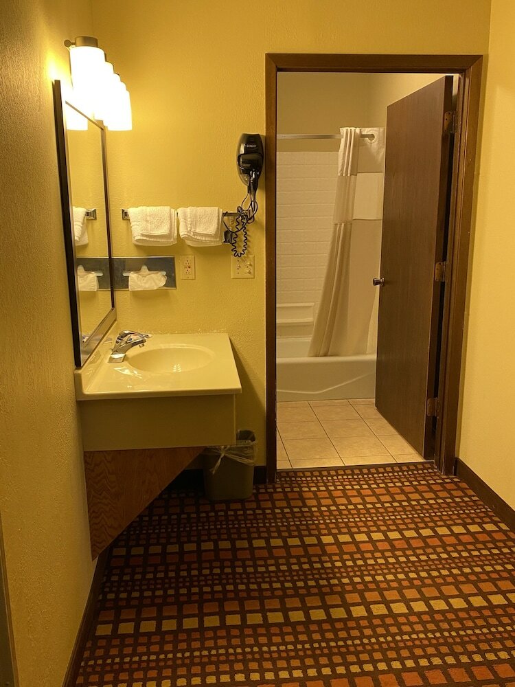Hotel Relax Inn And Suites