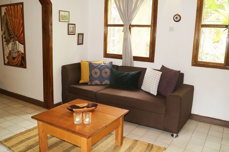 Bed & Breakfast Utamaduni House