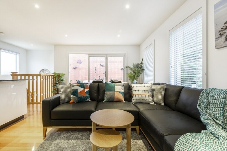 Tranquil Townhouse In Port Melbourne