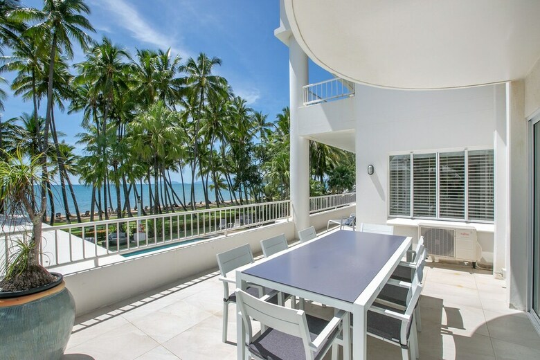Absolute Beachfront Apt W Private Pool