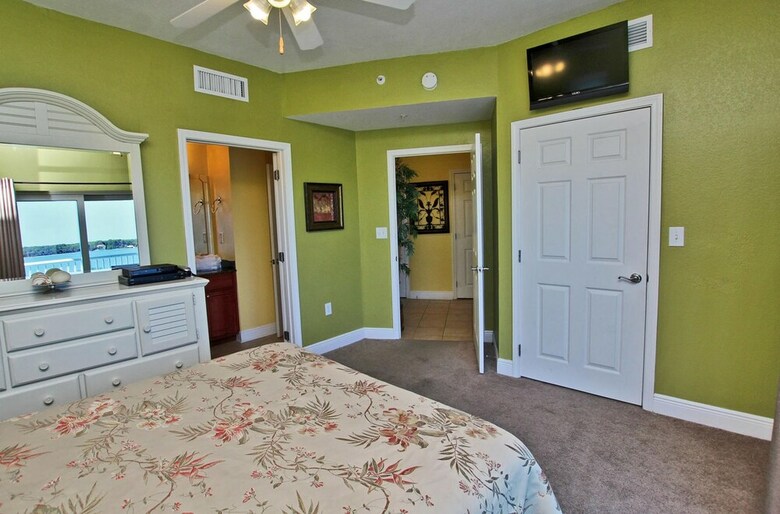 Crystal Tower 601 By Youngs Suncoast