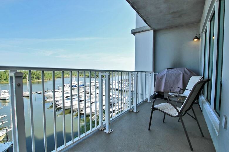 Wharf By Youngs Suncoast