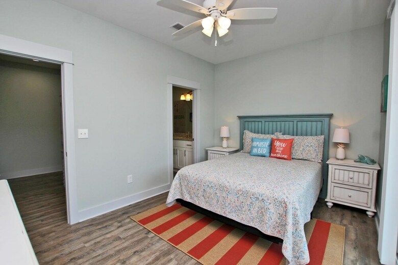 Little Lagoon Cottages Unit D By Youngs Suncoast