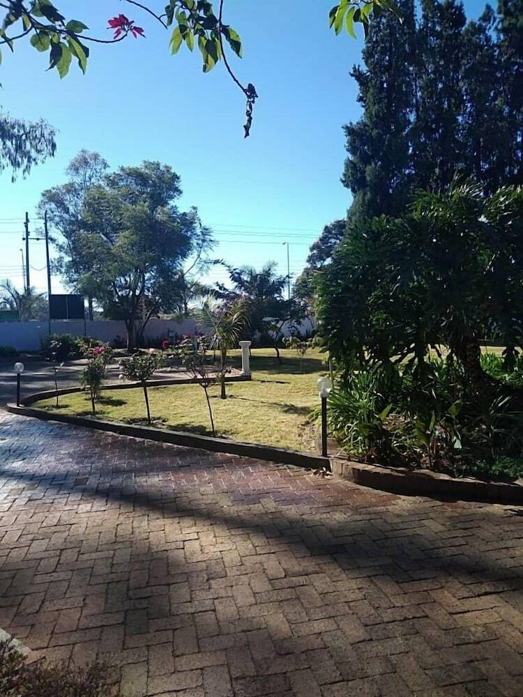 Hotel Crown Inn Guest House