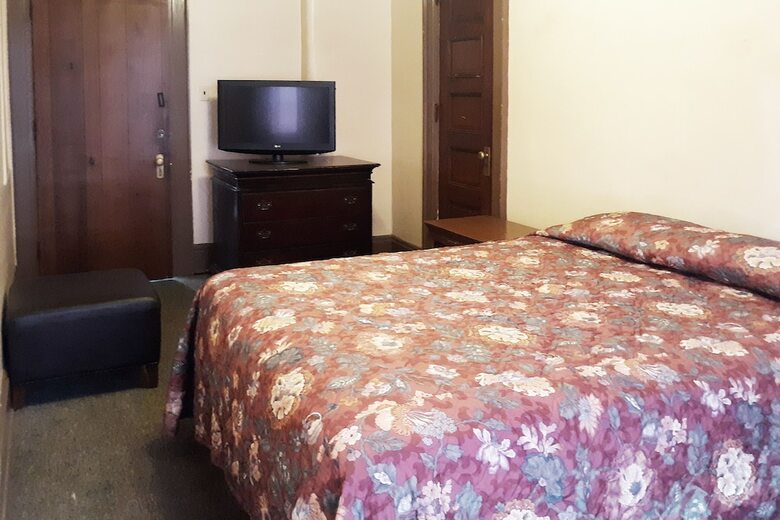 Hotel Holley Bradford