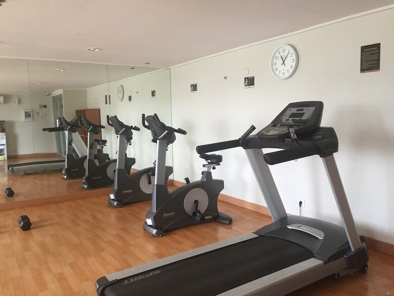 Comfy Studio Apartment At Grand Emerald Gading Nias Residences