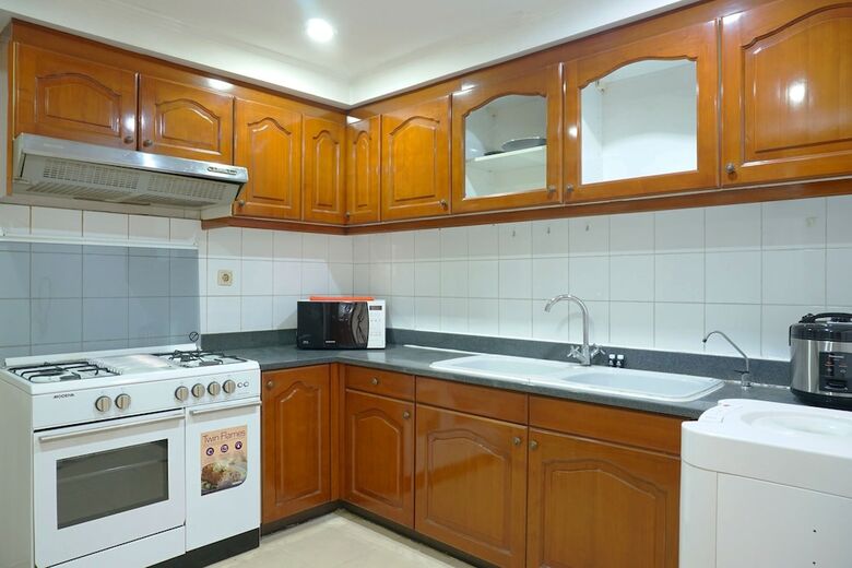 Modern And Spacious 2br At Kusuma Chandra Apartment