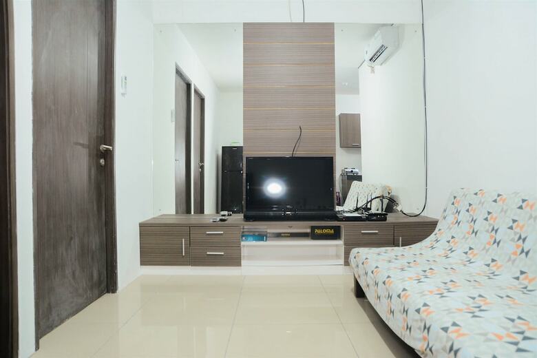 Convenient 2br Apartment At Pasar Baru Mansion