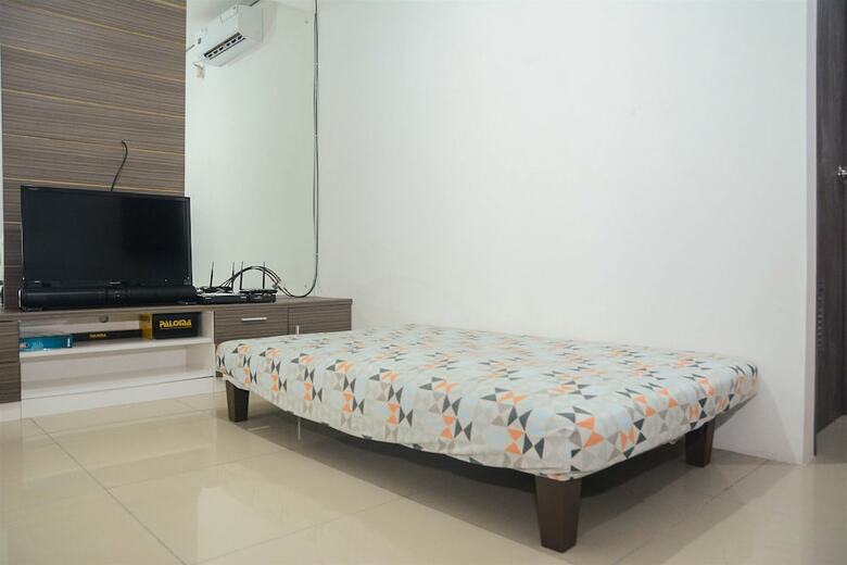 Convenient 2br Apartment At Pasar Baru Mansion