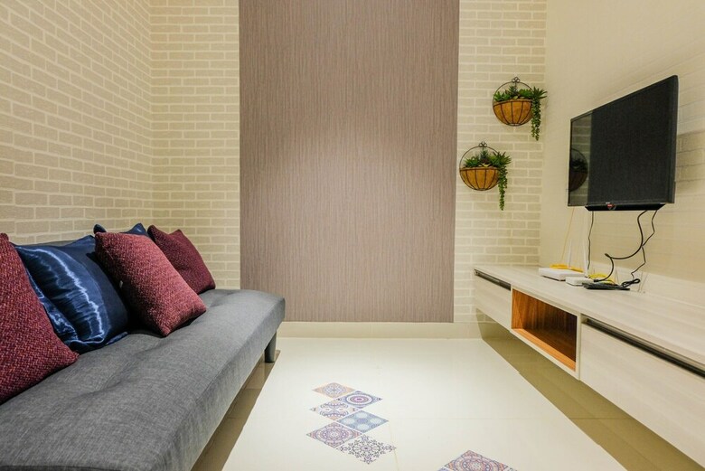 Stylish And Convenient Studio Roseville Apartment