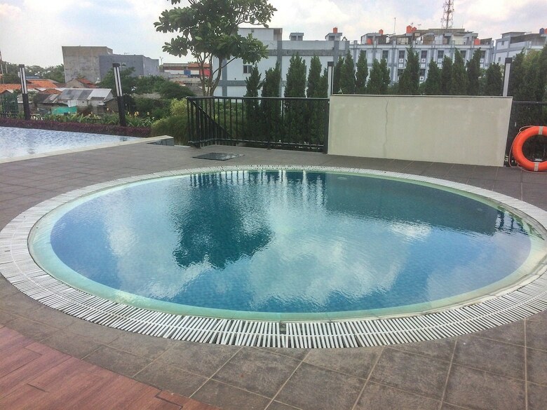Minimalist And Comfy Studio The Oasis Cikarang Apartment