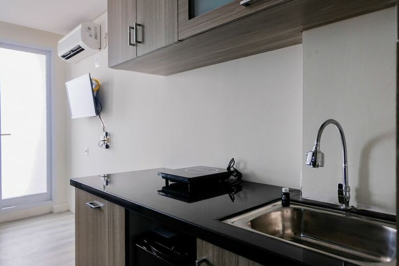 Comfy And Tranquil Studio Room Bintaro Icon Apartment
